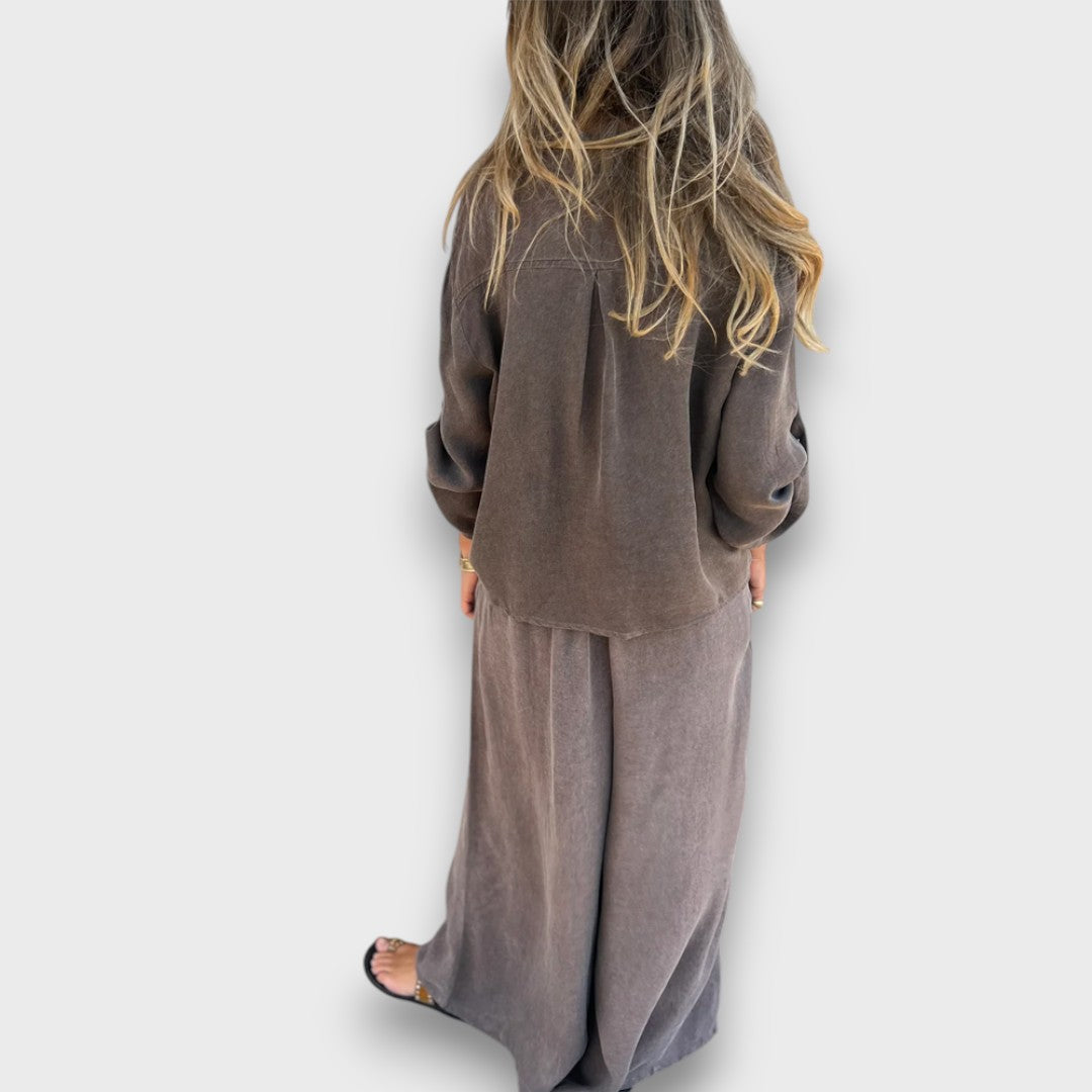 סורן – סט עם חולצת אוברסייז ומכנסיים רחבים